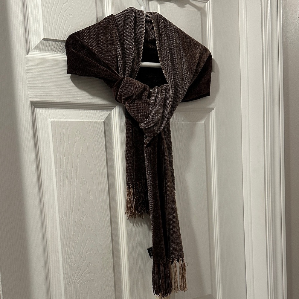 DANIER  Brown and Cream Chenille Fringed Scarf EUC